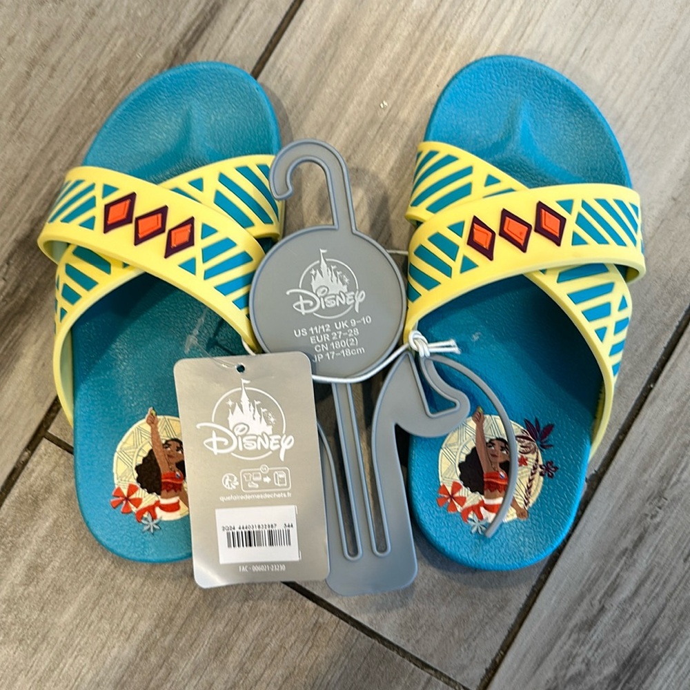 New Disney Moana slip on sandals, size US 11/12